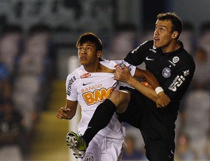 Zagueiros explicam por que é tão difícil marcar Neymar