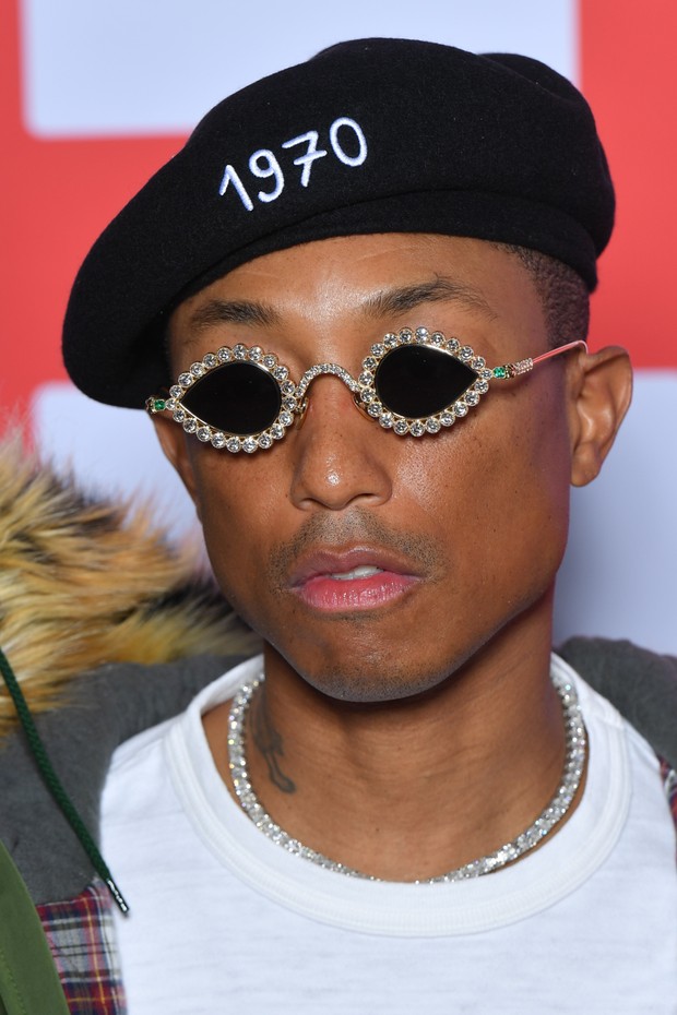 PARIS, FRANCE - JANUARY 23: (EDITORIAL USE ONLY - For Non-Editorial use please seek approval from Fashion House) Pharrell Williams attends the Kenzo Fall/Winter 2022/2023 show as part of Paris Fashion Week on January 23, 2022 in Paris, France. (Photo by S (Foto: Corbis via Getty Images)