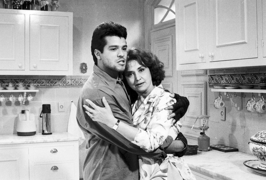 Eva Wilma e Maurício Mattar em cena da novela 'Pedra sobre Pedra', de 1992 — Foto: Acervo Grupo Globo