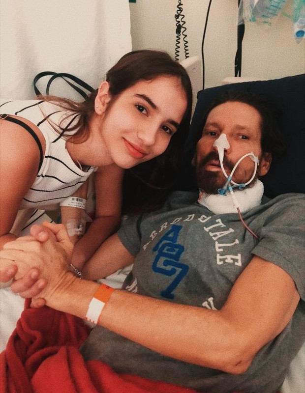 Asa Branca recebe visita de filha em hospital (Foto: Divulgação)