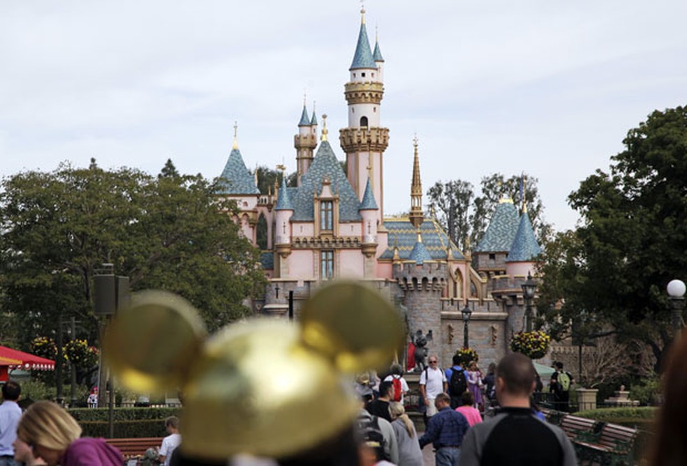 O Castelo da Bela Adormecida na DisneylÃ¢ndia da CalifÃ³rnia â€” Foto: Jae C. Hong/AP