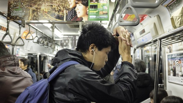 Cerca de 70% dos homens japoneses dormem menos que sete horas por dia (Foto: Getty Images)