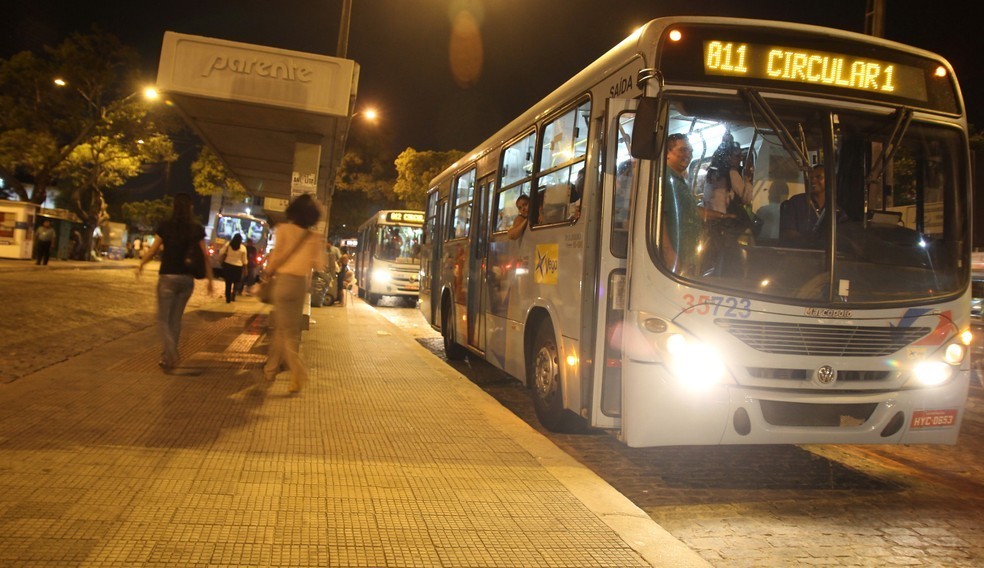 Botão em ônibus que alerta para caso de denúncia sexual no transporte público já foi acionado mais de duas mil vezes — Foto: Arquivo SVM