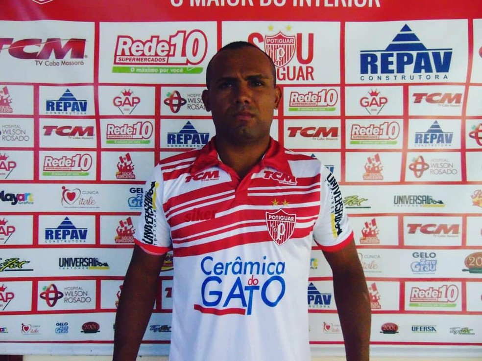 Daniel Caiçara jogou o último estadual pelo Santa Cruz de Natal (Foto: Marcelo Diaz/Divulgação)