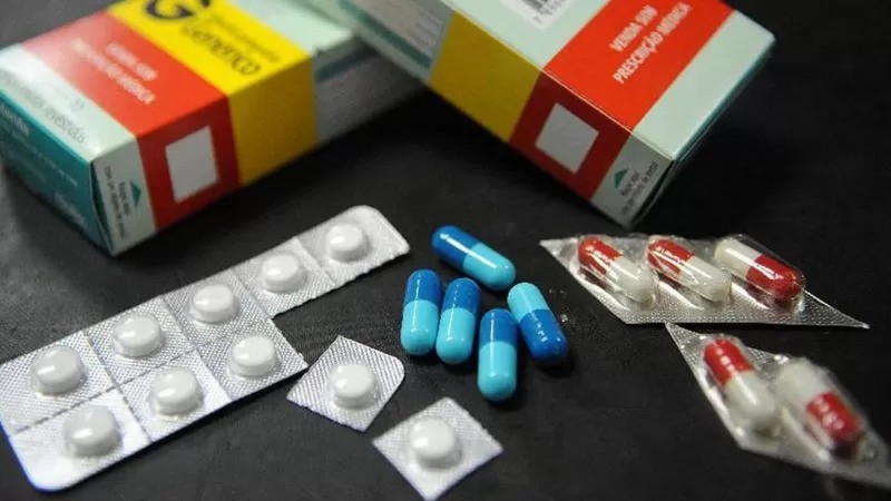 Entre 2013 e 2019, a proporção de pessoas que teve de comprar algum ou todos os medicamentos prescritos subiu de 49,4% para 56,4% (Foto: Arquivo/Agência Brasil via BBC News)