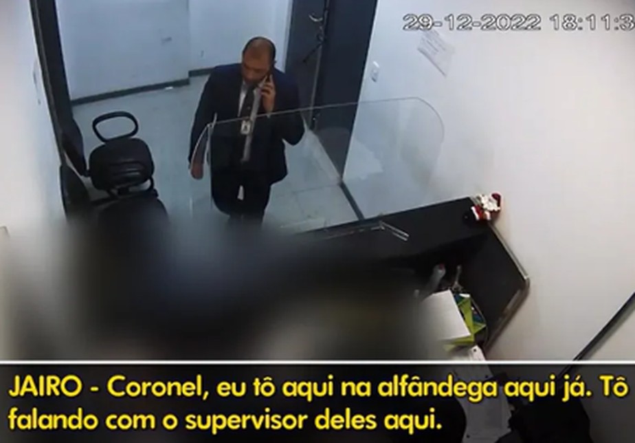 Jairo Moreira da Silva foi enviado em voo oficial pelo gabinete de Bolsonaro ao Aeroporto de Guarulhos para pegar as joias