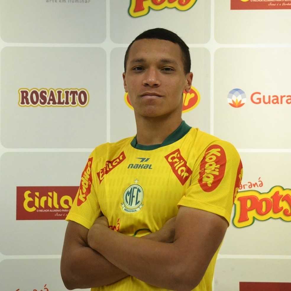 Reforco Para O Sub 20 Botafogo Acerta Com Zagueiro Ewerton Porto Ate O Fim De 2021 Botafogo Ge