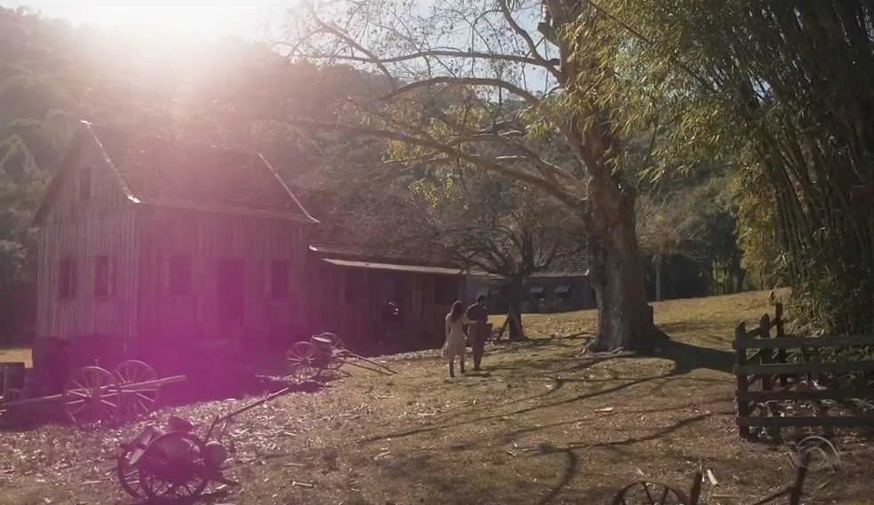 Vila Fitarelli, em Garibaldi, é cenário de Tempo de Amar (Foto: Reprodução/RBS TV)