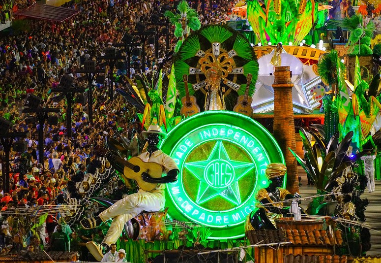 Alerj aprova projeto que torna Mocidade patrimônio imaterial cultural do Rio de Janeiro
