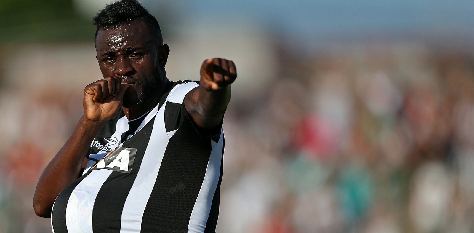 Joel interessa ao Avaí, que busca acerto com o Botafogo e Cruzeiro