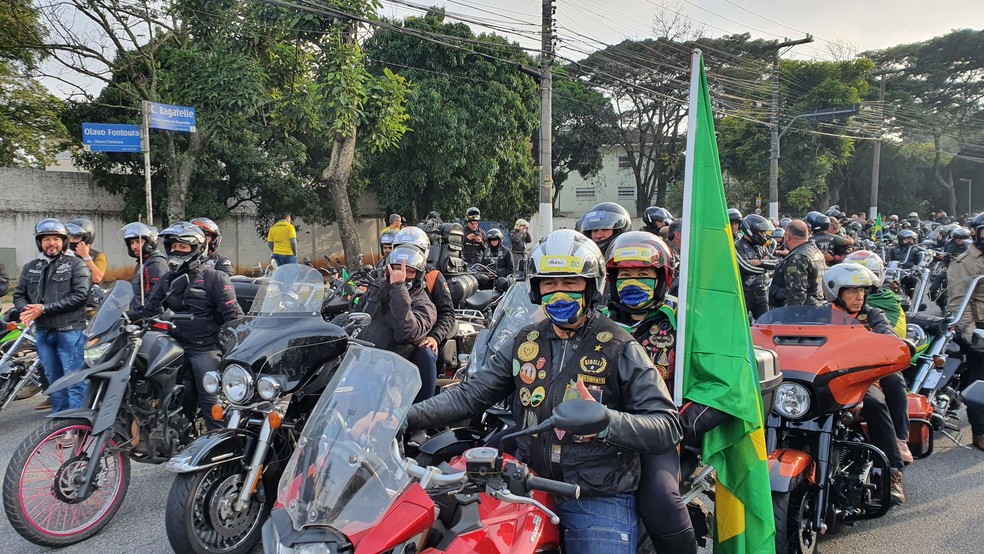 Motociclistas participam de evento com o presidente Jair Bolsonaro em SP — Foto: Henrique Picarelli/GloboNews 