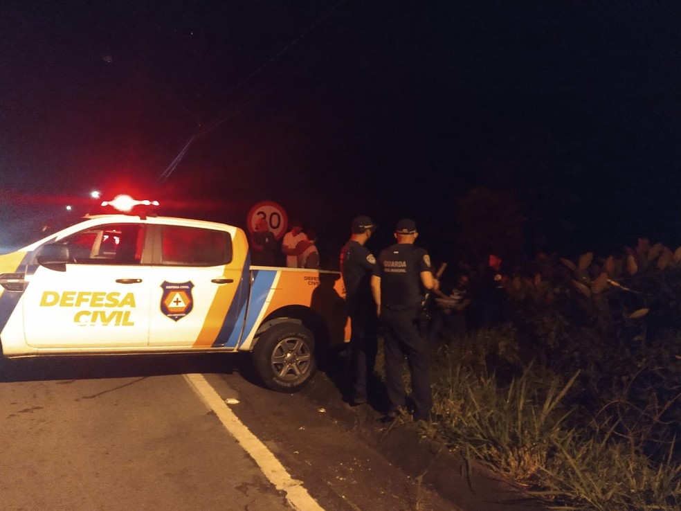 Defesa Civil chegou a fazer uma operação para auxiliar nas buscas pelo jovem na costa sul de São Sebastião — Foto: Divulgação/ Defesa Civil