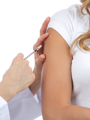 Vacinação; vacina; adulto (Foto: Shutterstock)