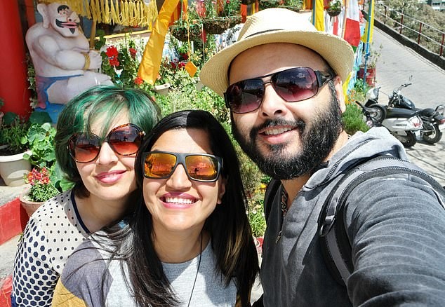  Sunnye, Speetie e Piddu Kaur possuem um relacionamento poliamoroso (Foto: Reprodução: Instagram )