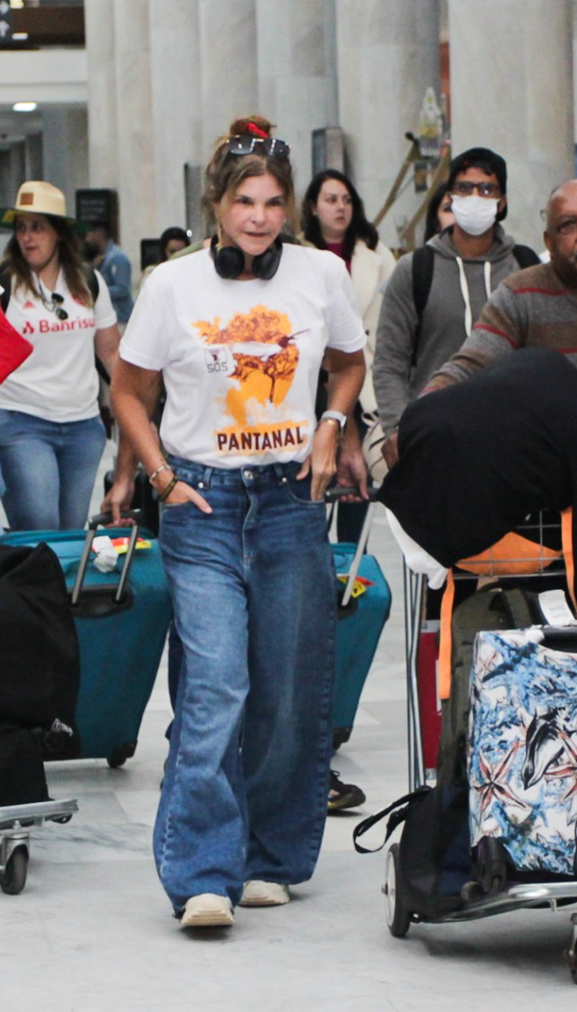 Cristiana Oliveira usa camiseta com estampa de Pantanal (Foto: Fabricio Pioyani/AgNews)