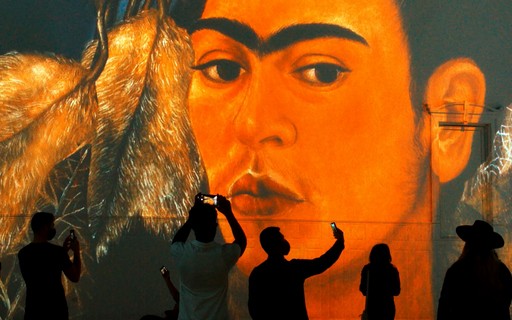 La exposición inmersiva sobre Frida Kahlo impresiona a la familia de la artista – Casa y Jardim