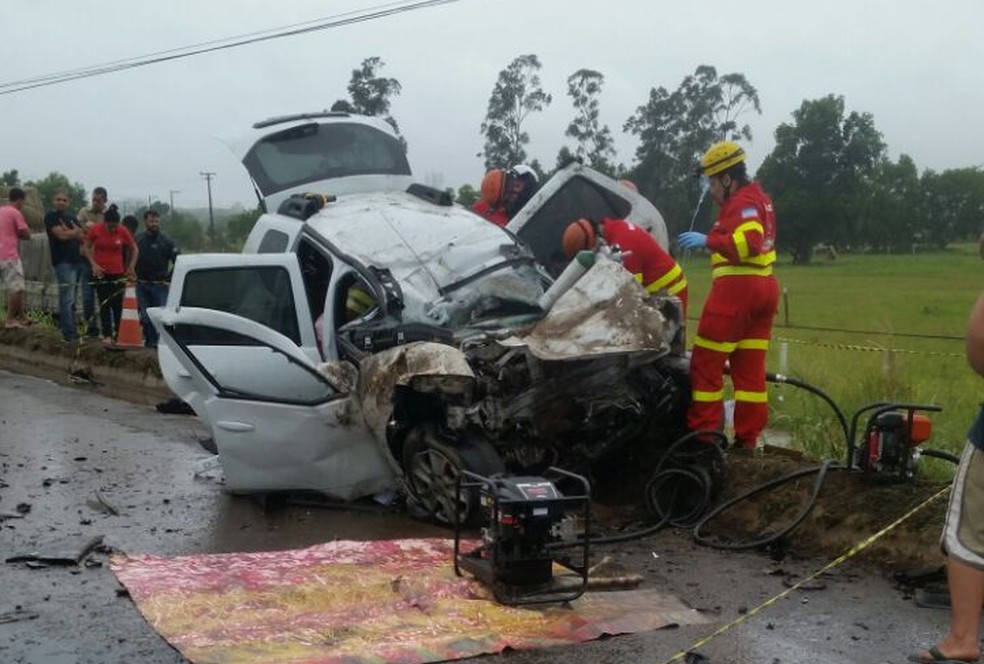 Acidente na Rodovia do Contorno (Foto: Alessandro Guede/ Foto Leitor A Gazeta)