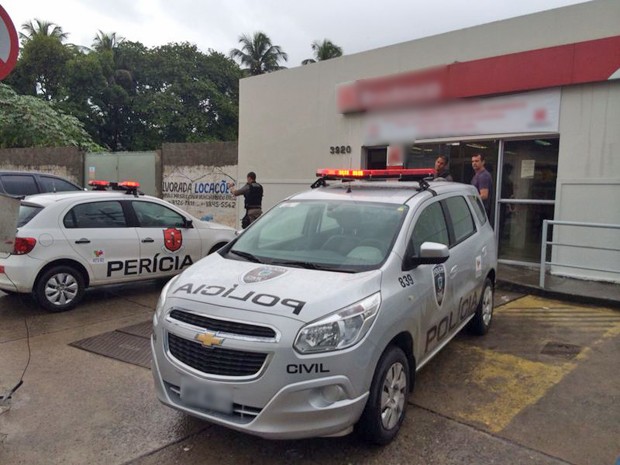 Quando a polícia chegou, os bandidos já tinham fugido (Foto: Walter Paparazzo/G1)