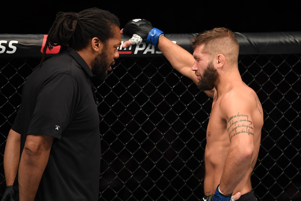 Jeremy Stephens nÃ£o conseguia abrir os olhos apÃ³s a dedada no UFC Cidade do MÃ©xico â?? Foto: Getty Images