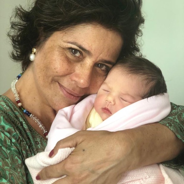 Clara Maria e a avó Valéria Alencar (Foto: Reprodução/Instagram)