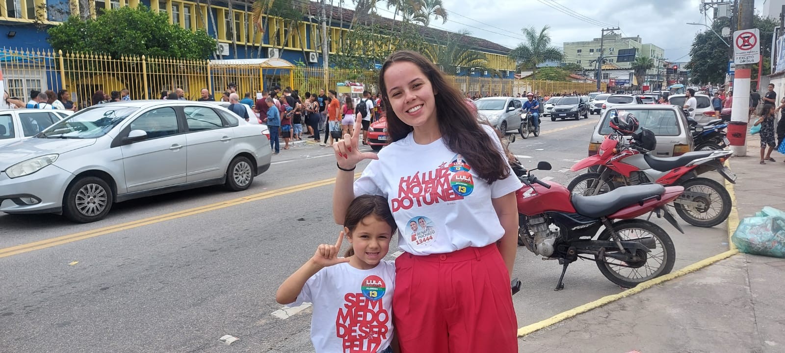 Neta de Lula vota em Maricá e espera que eleição seja definida no 1° turno