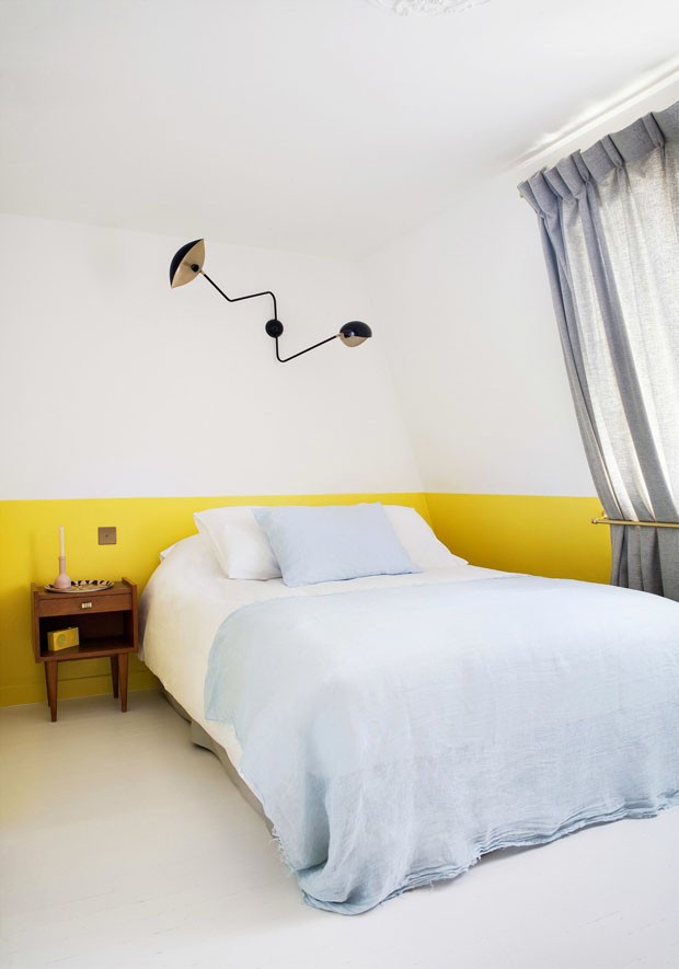 Décor do dia: quarto com meia parede amarela (Foto: Divulgação)