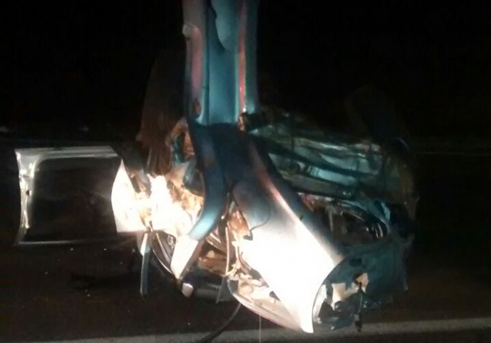Acidente aconteceu na Rodovia Marechal Rondon em São Manuel (Foto: Polícia Rodoviária/Divulgação)