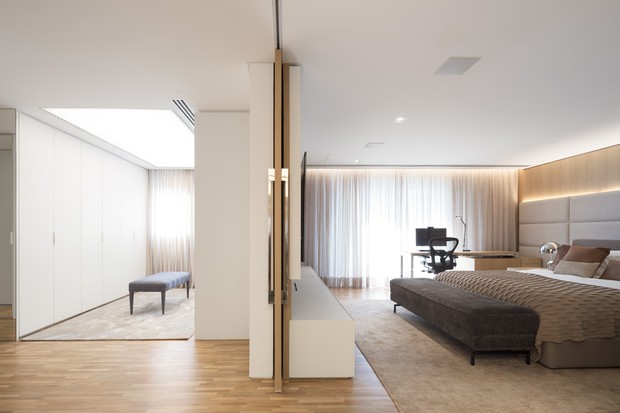 Apartamento de 430 m² une conforto e decoração atemporal  (Foto: FOTOS FERNANDO GUERRA)