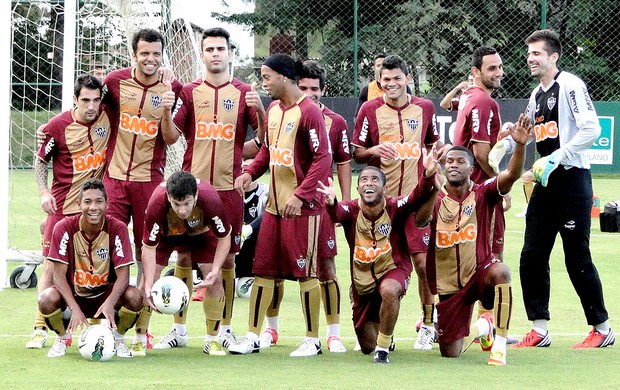 jogadores no treino do Atlético-MG (Foto: Leonardo Simonini / Globoesporte.com)