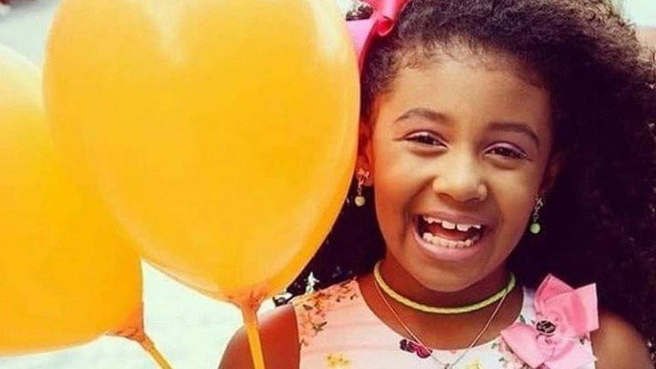 A menina Ágatha Félix, morta por uma bala perdida no Complexo do Alemão, no Rio, em 2019