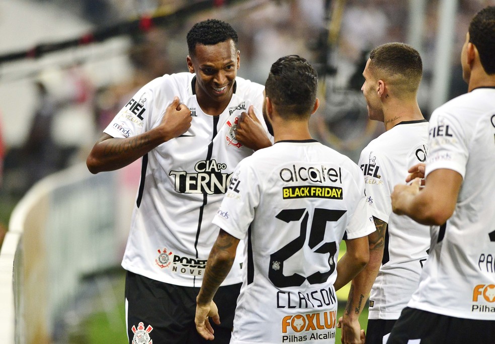 Corinthians x Fluminense Jô (Foto: Marcos Ribolli)