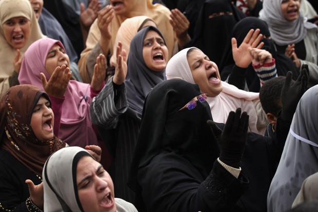 Mulheres egípcias durante protesto no Cairo: para a ativista Maissan Hassan, pouco mudou em relação aos direitos femininos no país após a Primavera Árabe (Foto: Getty Images)