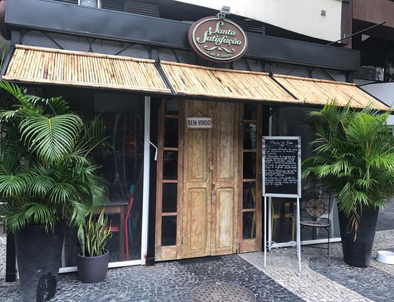 Recentemente Reynaldo Gianecchini e Alceu Valença foram flagrados por paparazzi no Santa Satisfação (Foto: Divulgação)