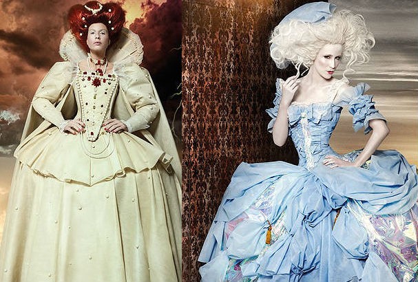 Mariana Weickert como a Rainha Elizabeth I e a Princesa Paola de Orleans e Braganca como a Rainha Maria Antonieta da Franca (Foto: Thiago Cóstackz/Lienio Medeiros/Fujocka Photodesign)