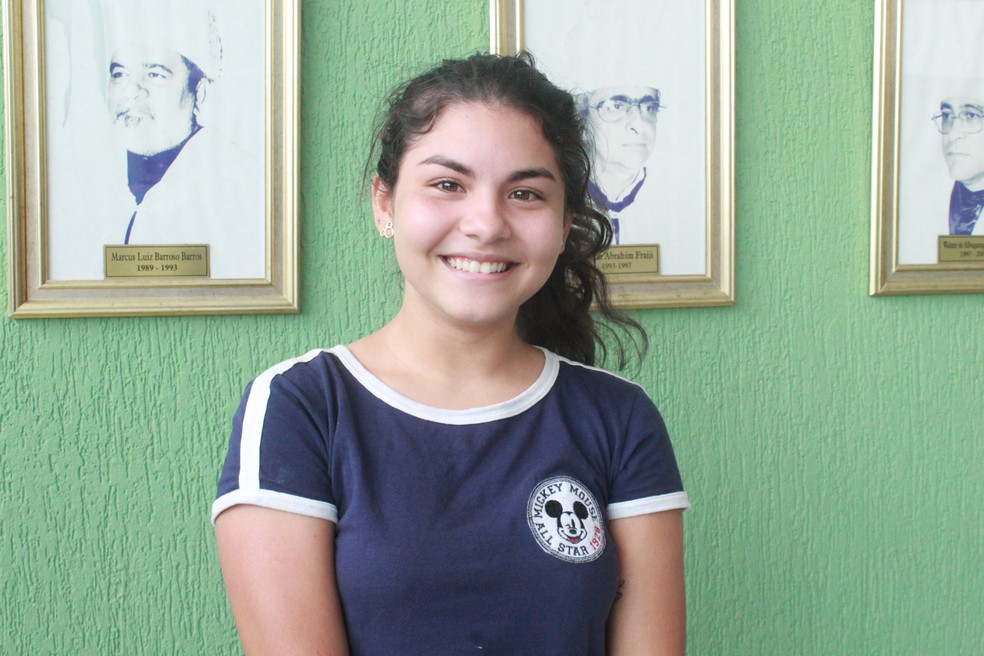 Aos 16 anos, a adolescente Lidsen Dias foi aprovada para o curso de Arquitetura na UFAM — Foto: Eliana Nascimento/G1 AM 