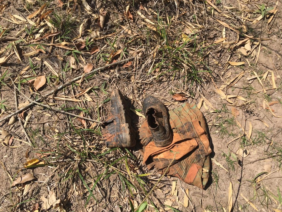 Cadáver foi encontrado dentro de córrego em Presidente Prudente nesta quarta-feira (2) — Foto: Aline Costa/G1