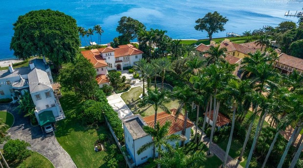 Vista aérea da mansão (Foto: Divulgação/Compass Real Estate)