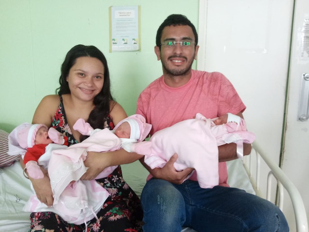 Esperando gêmeas, mãe descobre terceira filha na sala de parto no Piauí — Foto: Gilcilene Araújo/ G1 PI