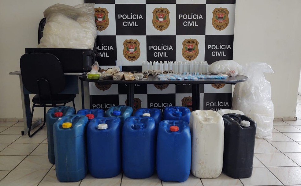Drogas foram apreendidas e serão periciadas — Foto: Divulgação/Polícia Civil