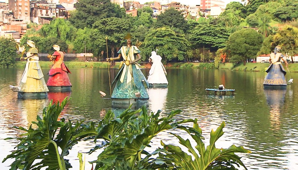 Tatti Moreno esculpiu monumentos dos orixás do Dique do Tororó, em Salvador — Foto: Reprodução/TV Bahia