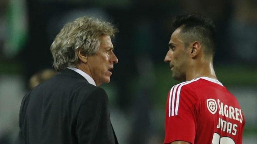 Jorge Jesus trabalhou com muitos brasileiros em Portugal e acompanha o futebol do país — Foto: Pedro Ferreira/Record.pt