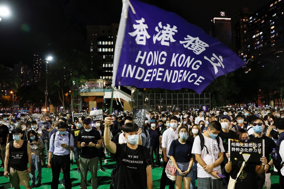 Protestos em homenagem às vítimas do massacre de 1989, em Hong Kong — Foto: Tyrone Siu/Reuters
