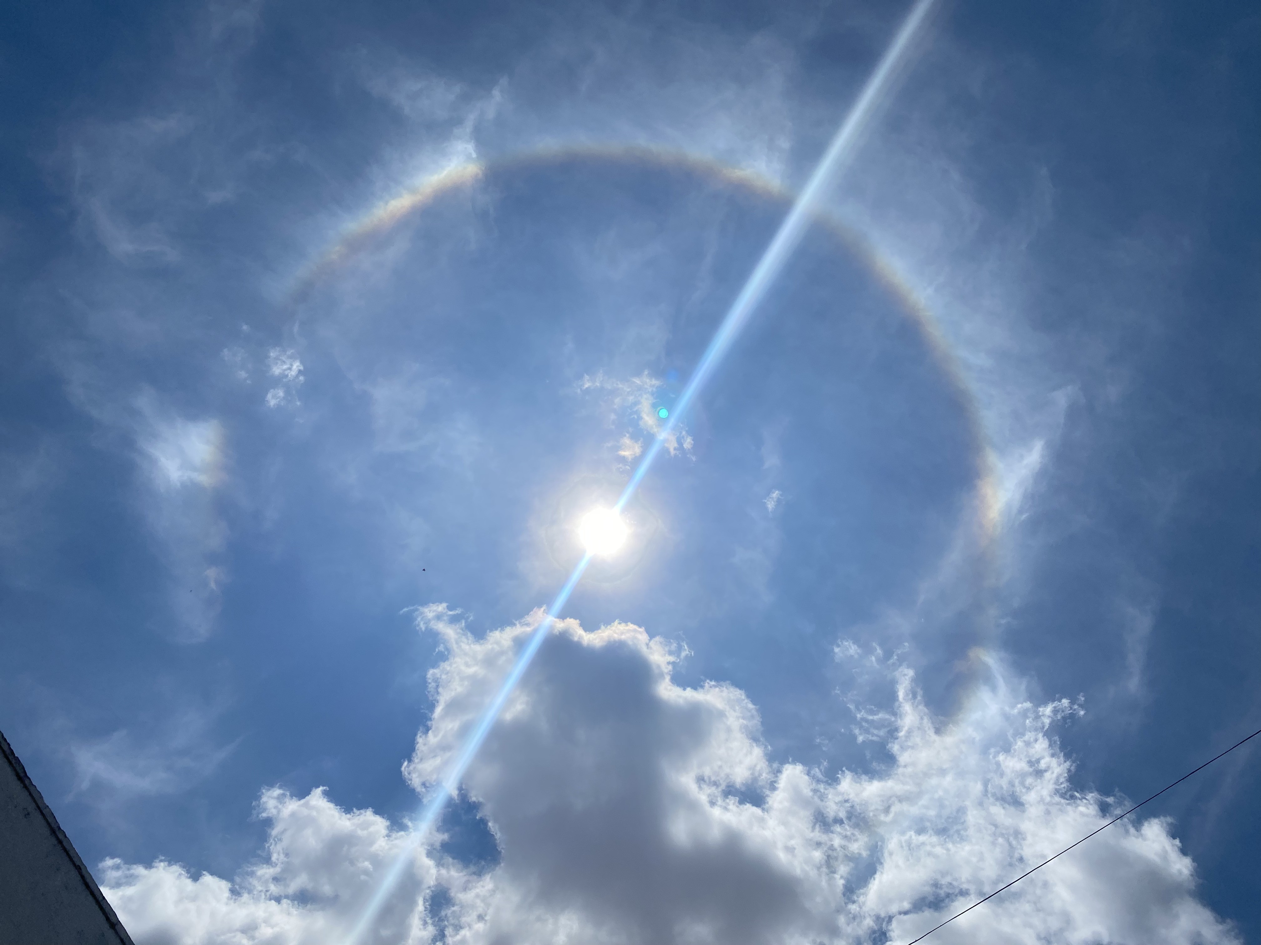 Halo solar: 'anel' que se forma ao redor do sol chama a atenção em Teresina; veja fotos do fenômeno
