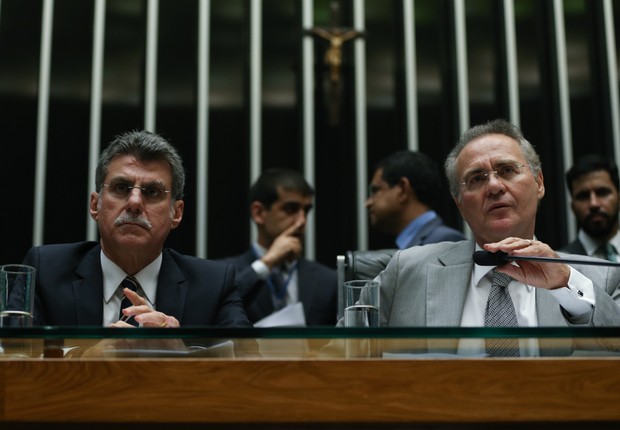 Os senadores Romero Jucá (PMDB-RR) e Renan Calheiros (PMDB-AL) em sessão da Casa (Foto: Fabio Rodrigues Pozzebom/Agência Brasil)
