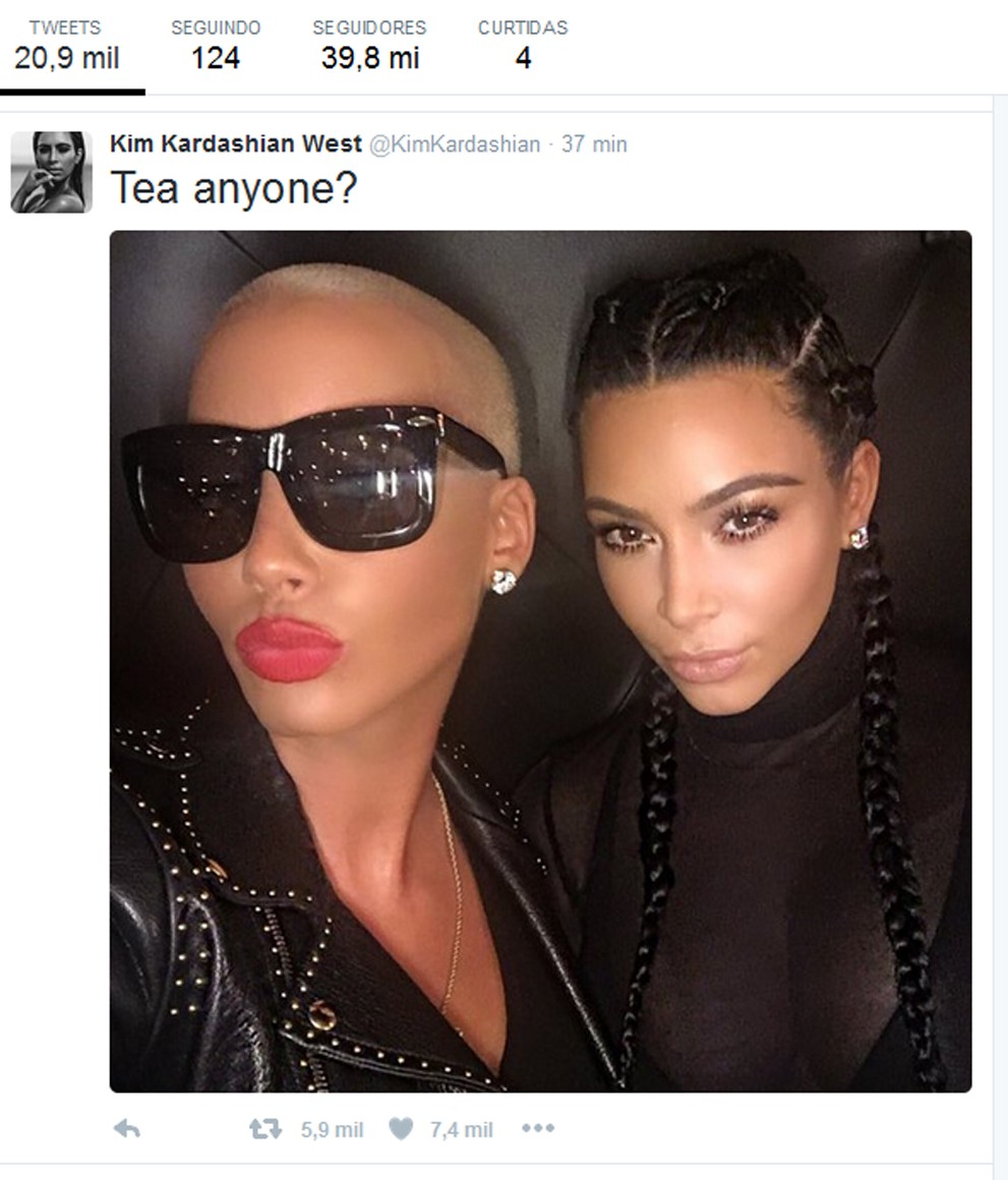 Kim Kardashian publicou a selfie em seu Twitter, que tem quase 40 milhões de seguidores (Foto: Twitter/Reprodução)