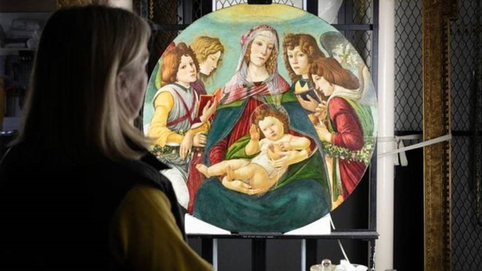 Os restauradores retiraram a sujeira e o verniz amarelado, revelando as verdadeiras cores da pintura — Foto: ENGLISH HERITAGE