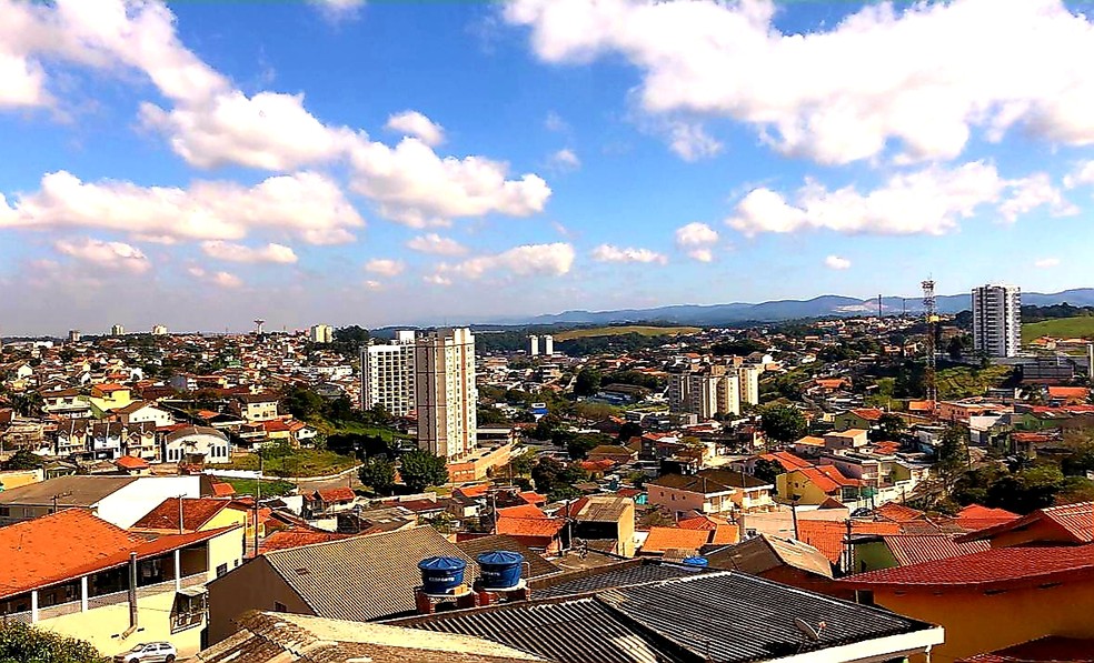 Bairro Jardim Real, em Aruj&aacute;, est&aacute; entre os que concentram o maior n&uacute;mero de casos de coronav&iacute;rus &mdash; Foto: Renata Medeiros/Divulga&ccedil;&atilde;o