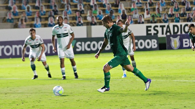 Goiás chegou a virar antes de ceder o empate