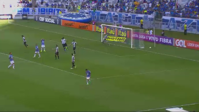 Goleiro Vanderlei, Moisés e Bryan lutam por lance mais bonito da rodada