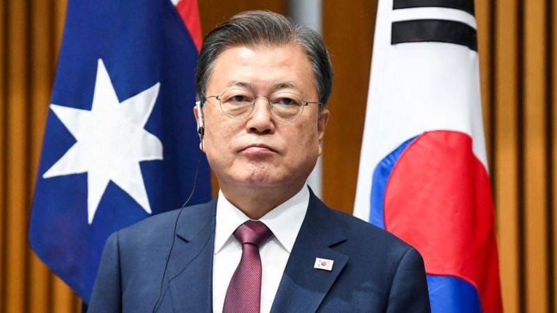 Presidente da Coreia do Sul diz que partes concordam em princípio em declarar fim formal do conflito, mas negociações ainda não começaram por causa das demandas da Coreia do Norte (Foto: Getty Images via BBC News)